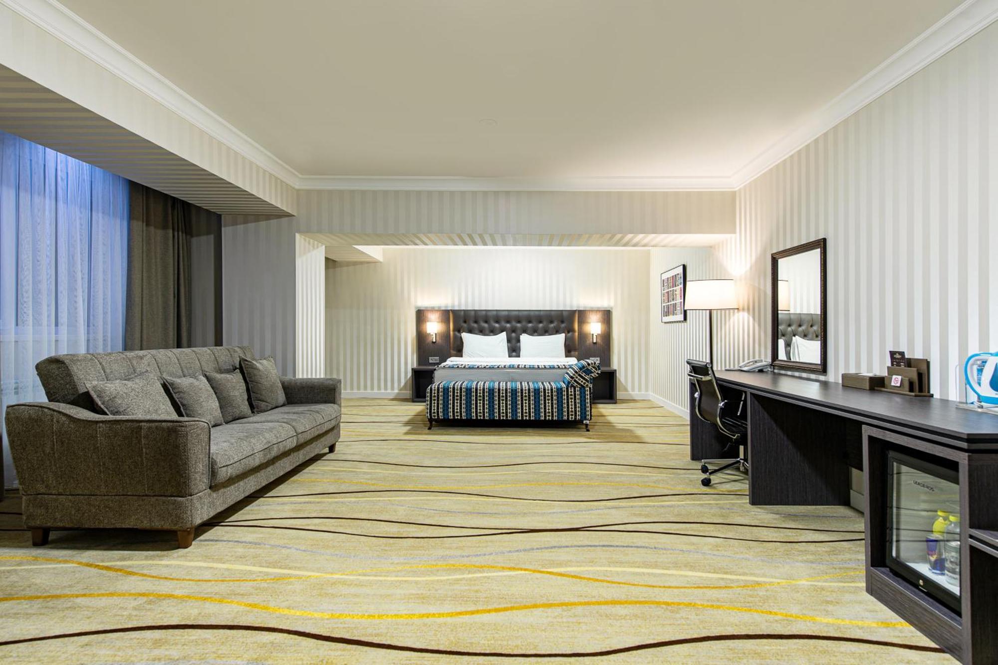 Shymkent Grand Hotel Exterior photo
