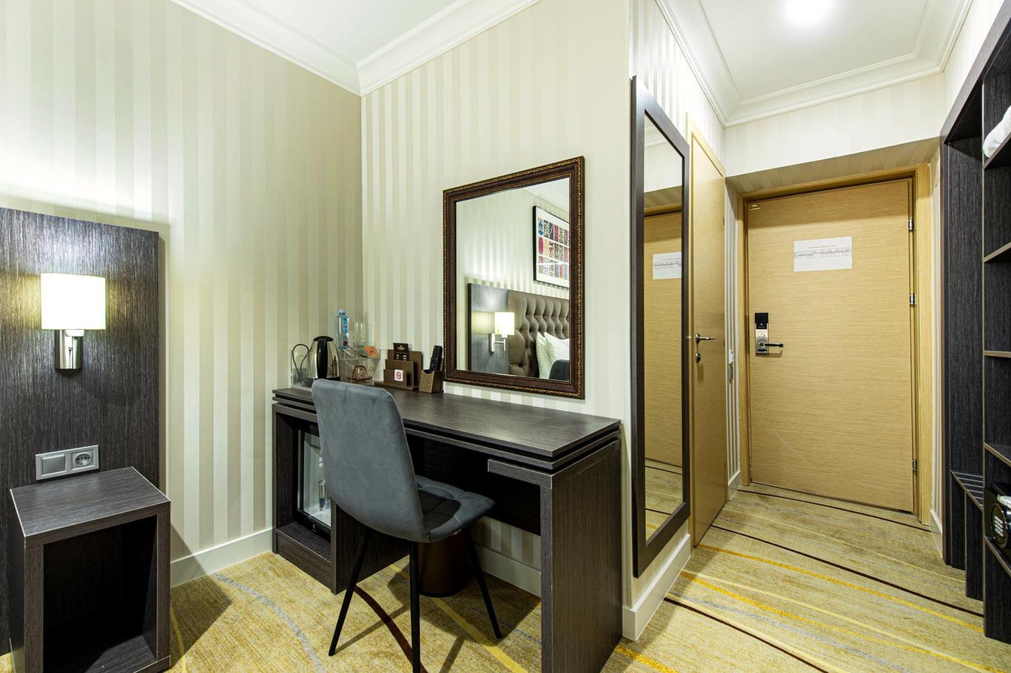 Shymkent Grand Hotel Exterior photo