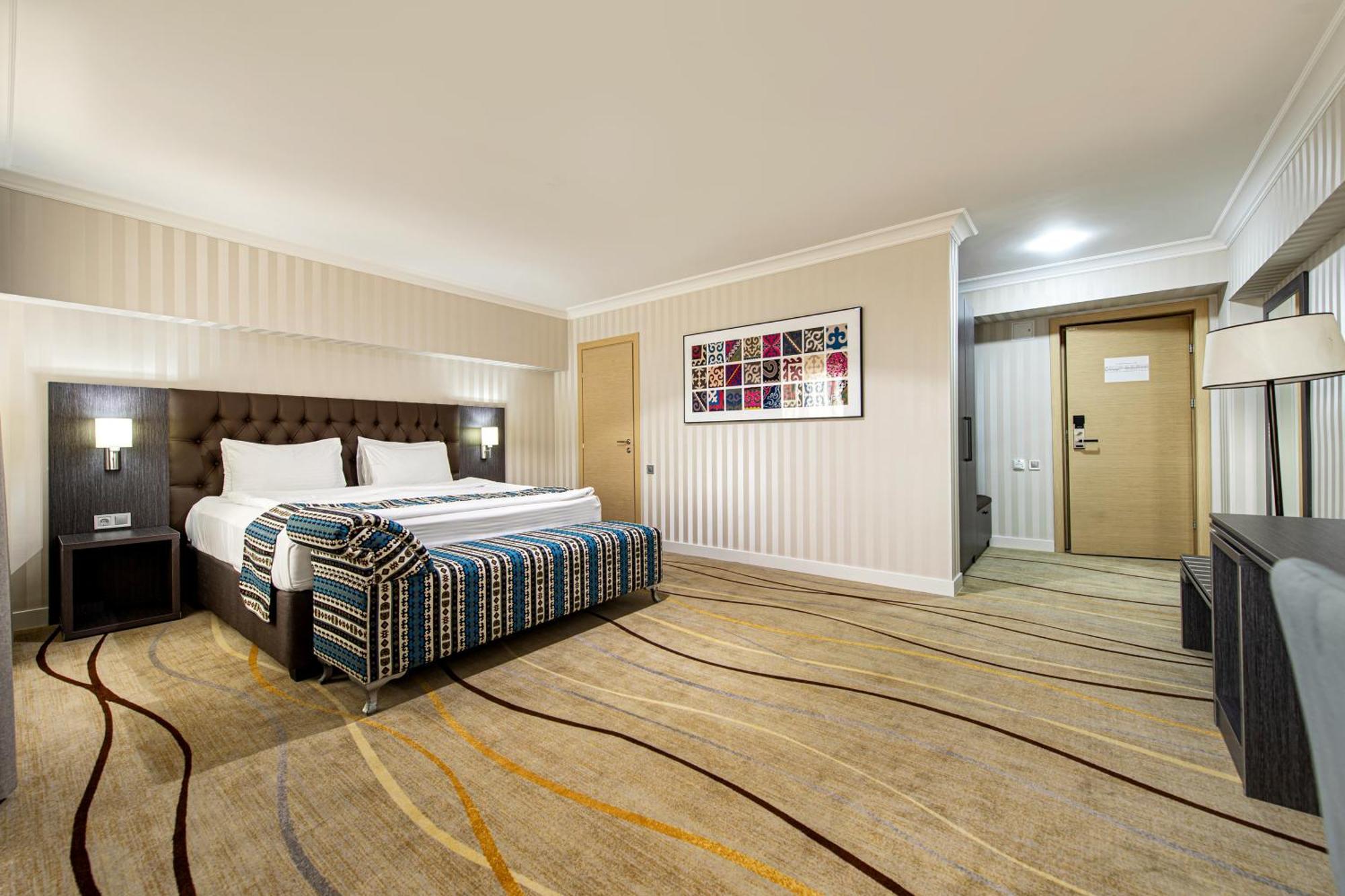 Shymkent Grand Hotel Exterior photo